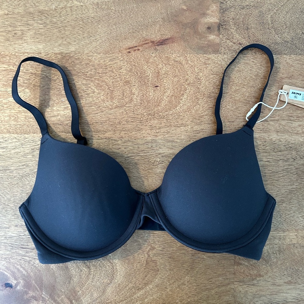 SKIMS Fits Everybody Tshirt Bra Onyx